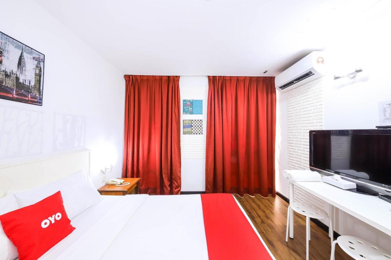 Oyo 43963 T Signature Hotel Petaling Jaya Exterior foto