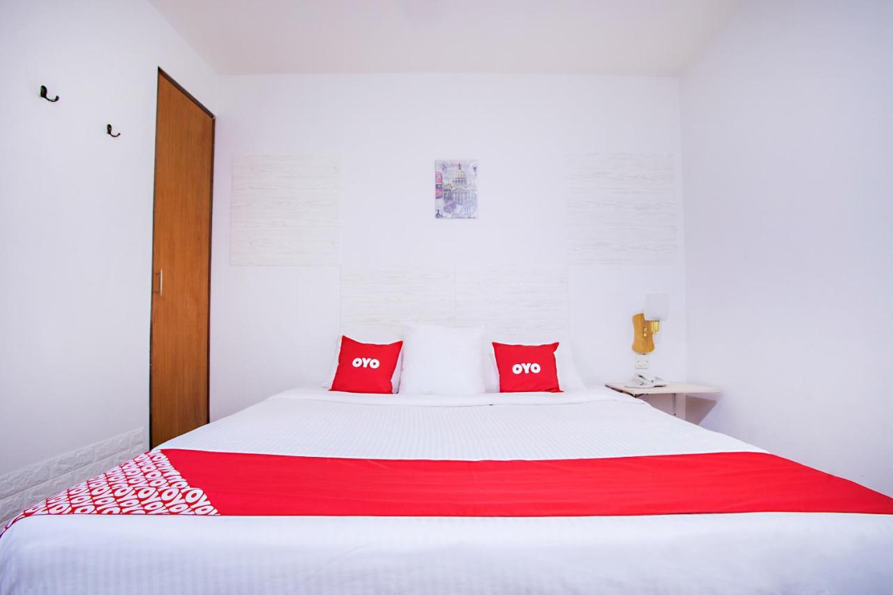 Oyo 43963 T Signature Hotel Petaling Jaya Exterior foto