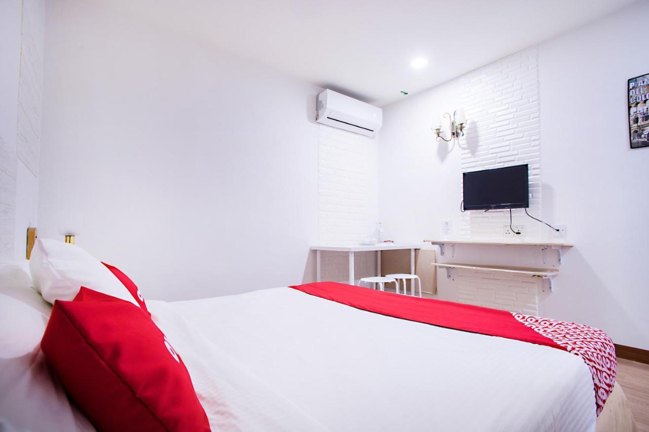 Oyo 43963 T Signature Hotel Petaling Jaya Exterior foto