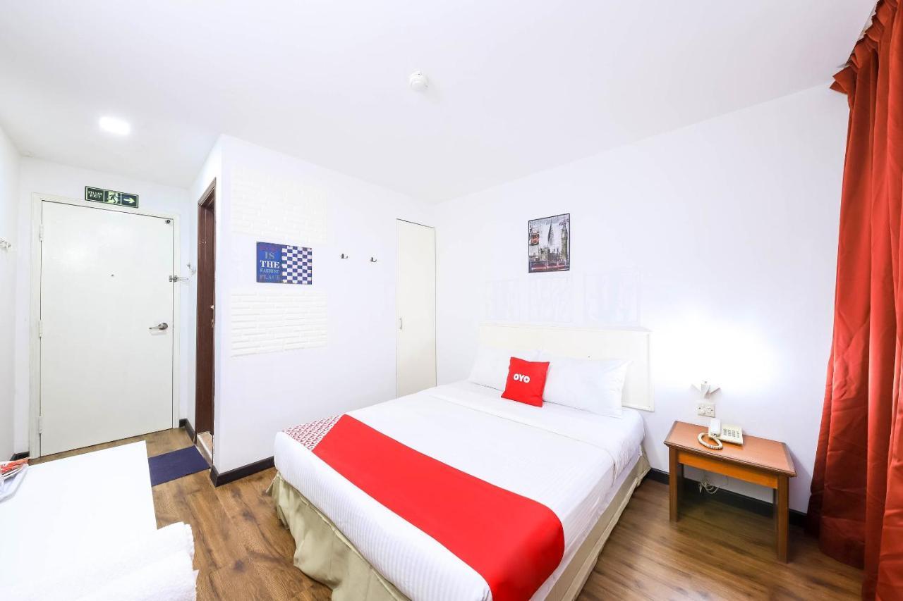 Oyo 43963 T Signature Hotel Petaling Jaya Exterior foto